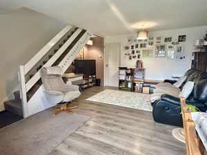 Lounge/Diner- click for photo gallery